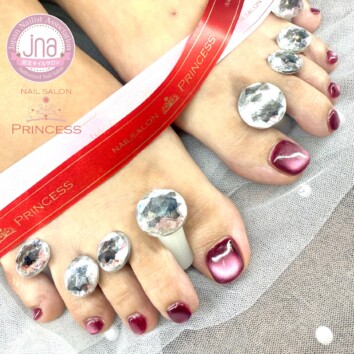 つくばみらい市ネイルサロン フットネイル 秋ネイル ボルドーマグネット ネイルサロンプリンセス