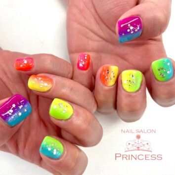 みらい平　ネオンネイル　縦グラデーションネイル　ネイルサロンプリンセス