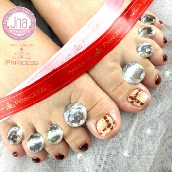 つくばみらい市ネイルサロン　フットネイル　チェックネイル　マグネットネイル　ネイルサロンプリンセス