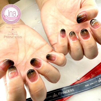 みらい平ネイルサロン　マググラデーション　グラデーション　マグネットネイル　ネイルサロンプリンセス