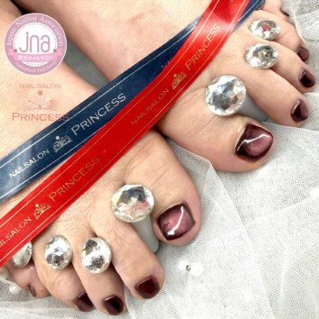 みらい平ネイルサロン　フットネイル　ボルドーネイル　マグネットネイル　ネイルサロンプリンセス