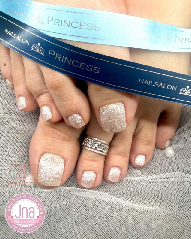 みらい平ネイルサロン　フットネイル　塗るダイヤモンド　ネイルサロンプリンセス