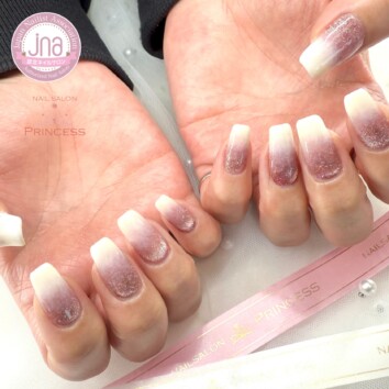 つくばみらい市 グラデーションネイル ホワイトグラデ ネイルサロンプリンセス