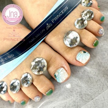 みらい平　マーメイドネイル　人魚の鱗ネイル　フットネイル　ネイルサロンプリンセス